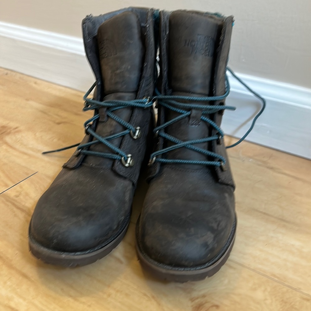 Northface ortholite women’s leather boots size 6.5